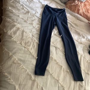 nike women’s dark blue leggings